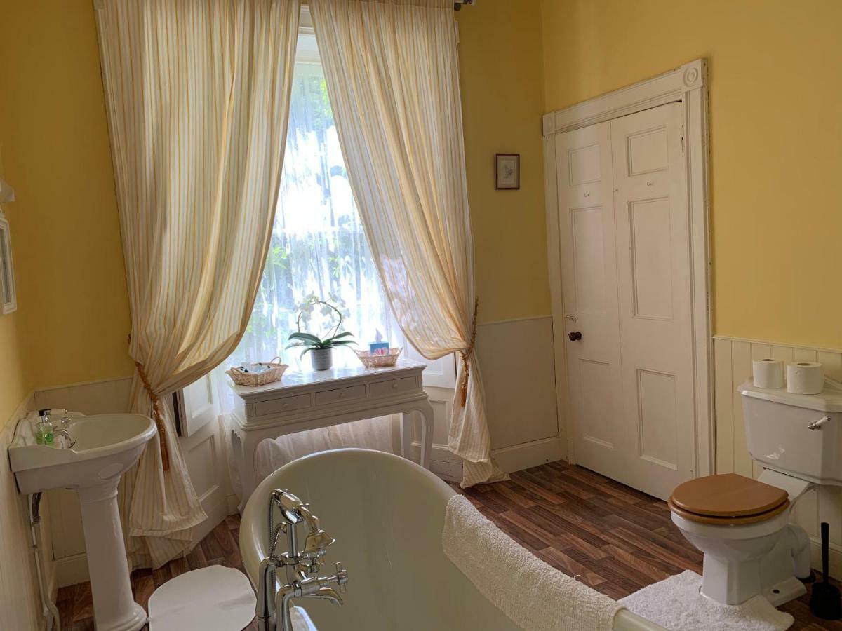 Boulston Manor Guest House Хавърфордуест Екстериор снимка