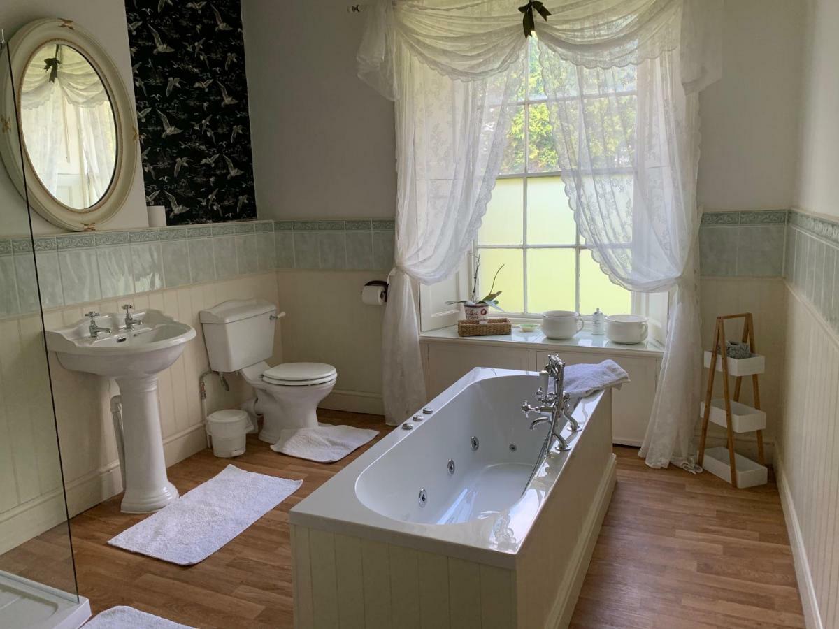 Boulston Manor Guest House Хавърфордуест Екстериор снимка